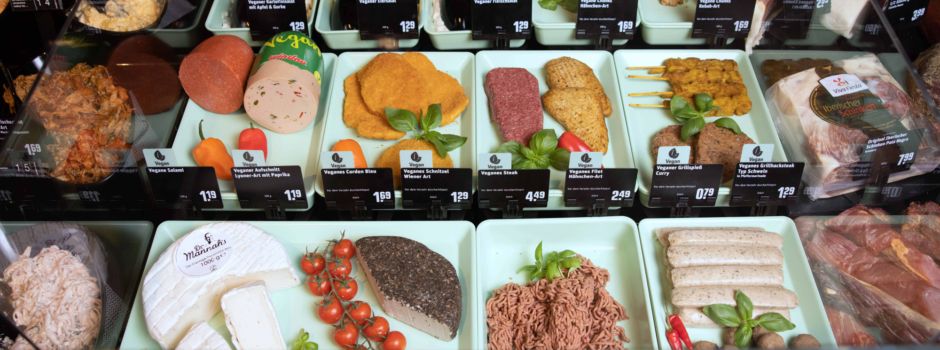 Rewe führt neue Vegan-Theke ein – auch in Wiesbaden