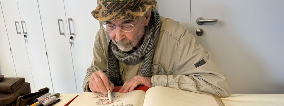 Spiegelei, zwei Großbuchstaben und ein errötender Igel – Tetsche trägt sich ins Goldene Buch ein