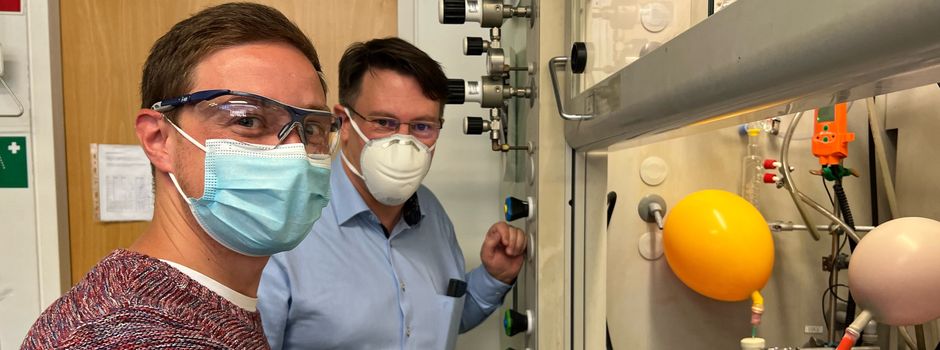 Mainzer Forscher entwickeln günstigere Herstellung von Corona-Medikament