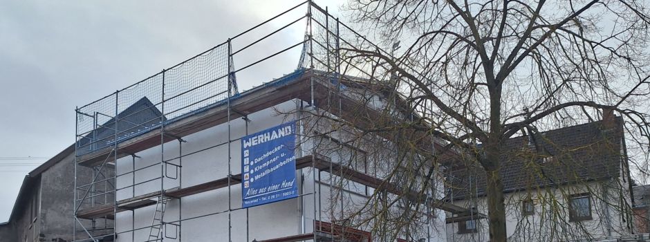 Gemeindehaus/Feuerwehrhaus erhält neues Dach