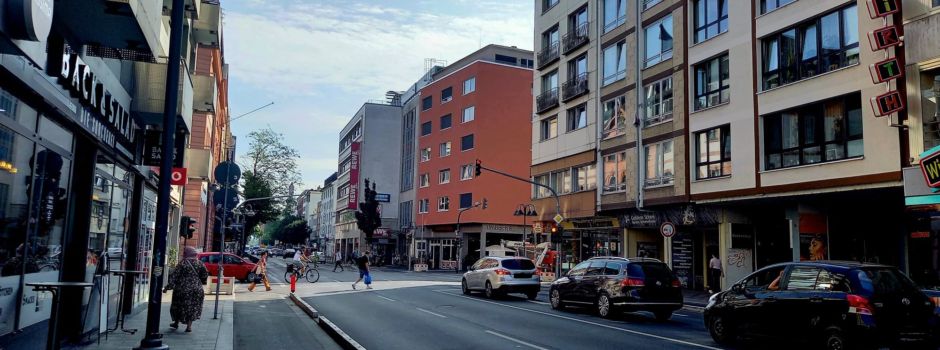 Mann schlägt mit Gürtel auf Passanten in Mainzer Innenstadt ein