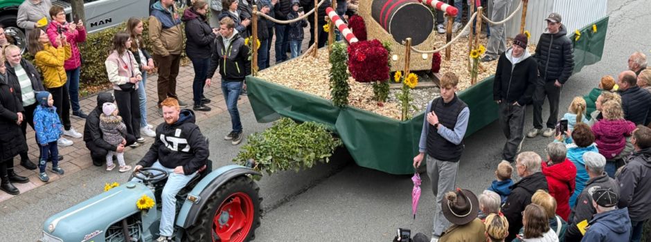 Fotogalerie & Video: Erntedankfest-Umzug 2025 in Clarholz