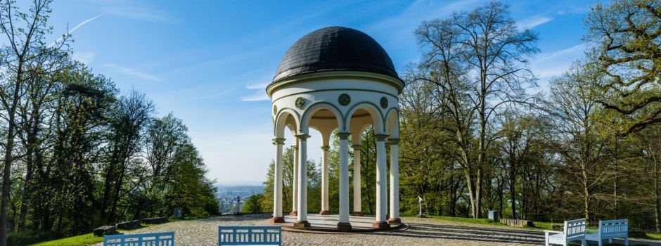 Durchsagen auf dem Neroberg: Große Suche nach Wiesbadener Seniorin (79)