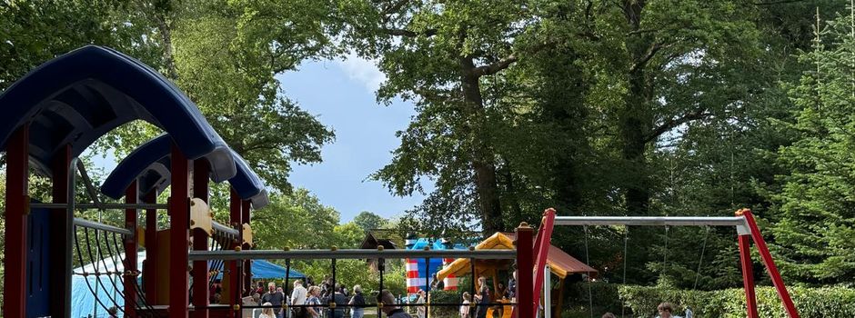 Osterndorf feiert Dorffest mit Spielplatzeinweihung und Schlüsselübergabe für TSF-W