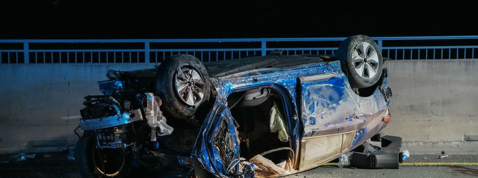 Schwerer Verkehrsunfall auf Schiersteiner Brücke: Zwei Menschen sterben
