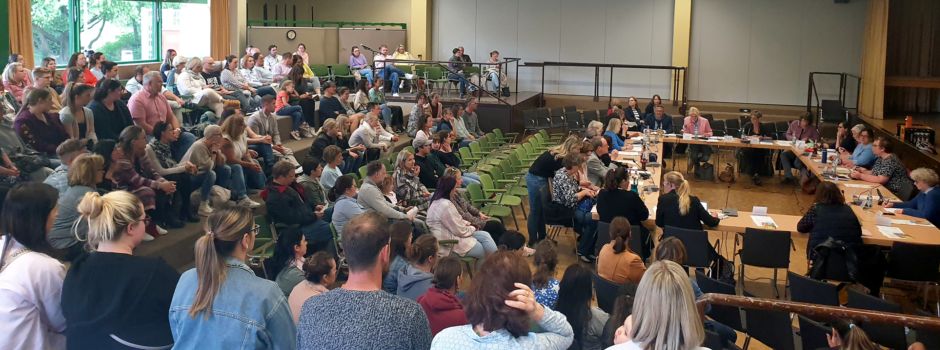 Fehlende OGS-Betreuungszeiten in Niederkassel & Rheidt: Was sagen Stadt und Träger dazu?