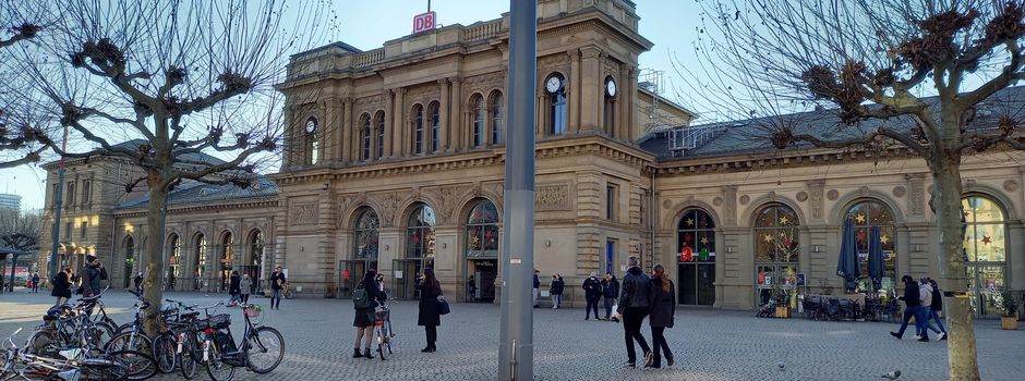 Mann bei Messerattacke am Mainzer Hauptbahnhof verletzt