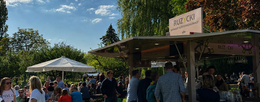 Genuss und Livemusik für die ganze Familie: Klostermühlenhof lädt zum Hoffest