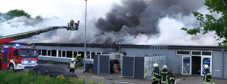 Großbrand in Alzey: Halle in Flammen