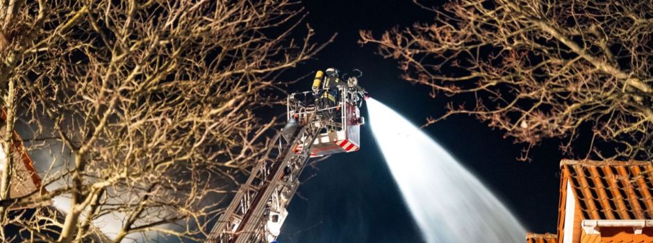 Großeinsatz in Appenheim: Weingutsscheune brennt