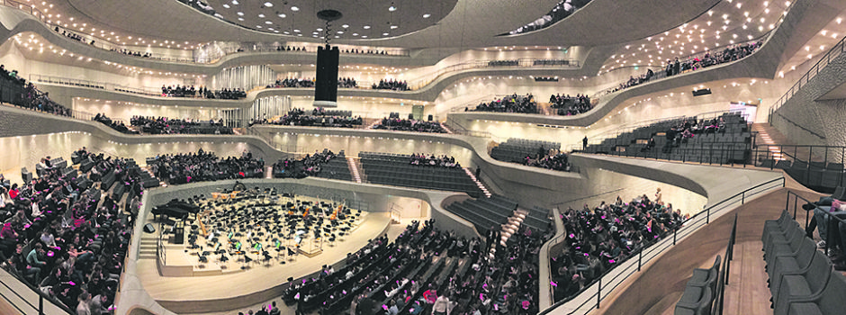 Rote Karte in der „Elphi“