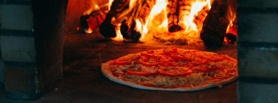 Pizza auf der Couch genießen und sich nach Italien träumen