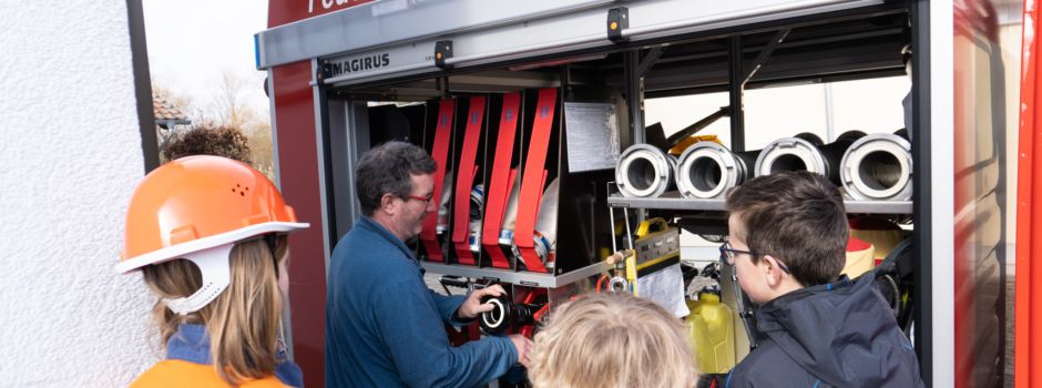 Fahrzeug- und Gerätekunde bei der Jugendfeuerwehr