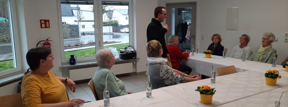 Nächster Seniorentreff mit Maiandacht am 09.05.2023 in der Hochkreuzhalle in Kollig