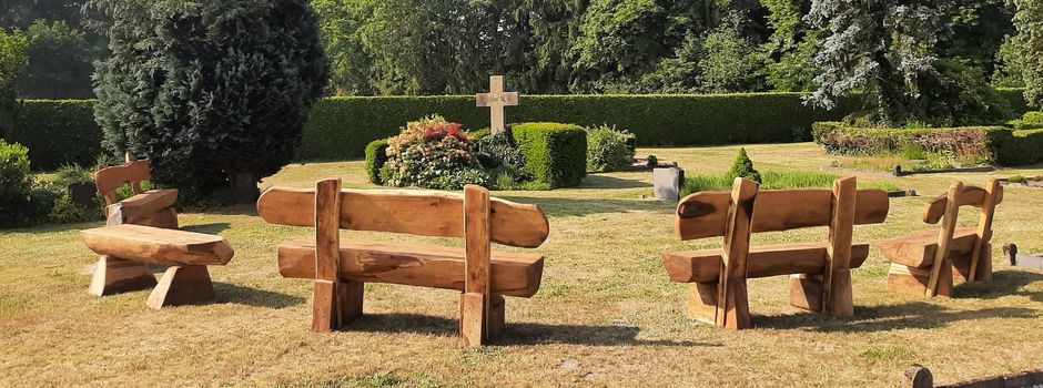 Fünf neue Bänke auf dem Friedhof