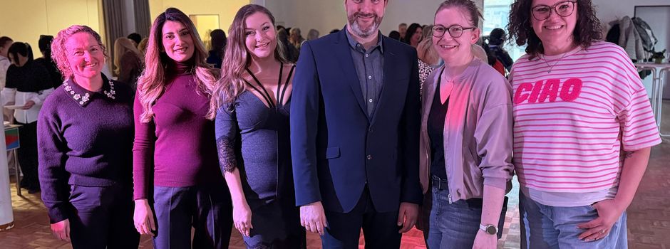 Frauen feiern Vielfalt: Frauen aus vielen Nationen feiern Internationaler Abend in der Josefschule in Herzebrock