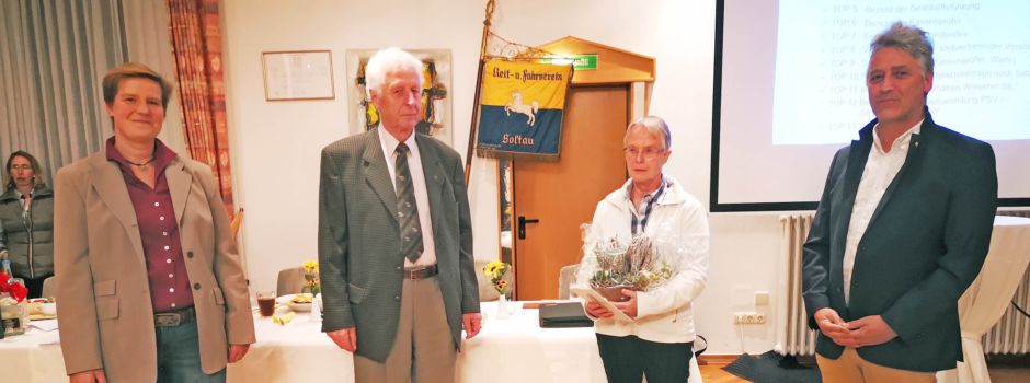 Silberne Ehrennadel für Johanna Sander