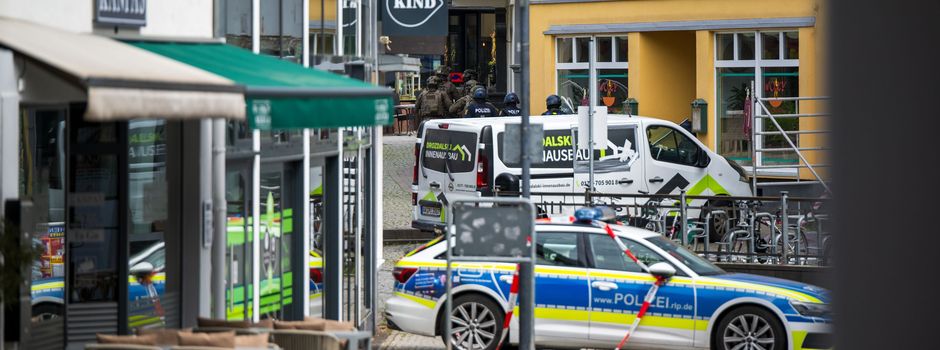 Nach Geiselnahme in Sinzig: Volksbank-Filiale gestürmt, doch Täter sind weg