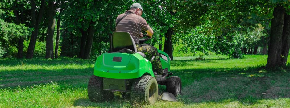 Erinnerung an die Betriebszeiten für Rasenmäher und Gartengeräte