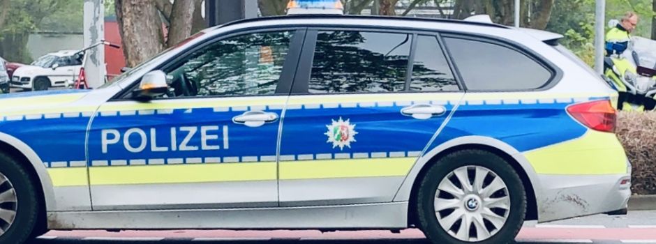 Polizei kontrolliert Auto in Stockem und trifft auf alkoholisierten Mann auf dem Beifahrersitz wartend