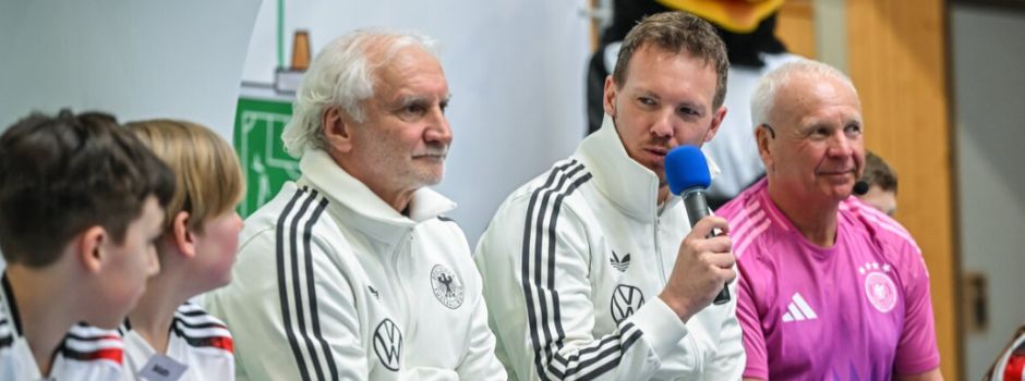 Bundestrainer Nagelsmann und Rudi Völler in Schule bei Mainz zu Besuch