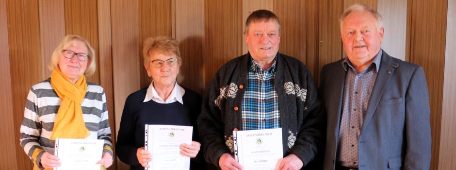 Goldene Urkunde für Klaus Riedler