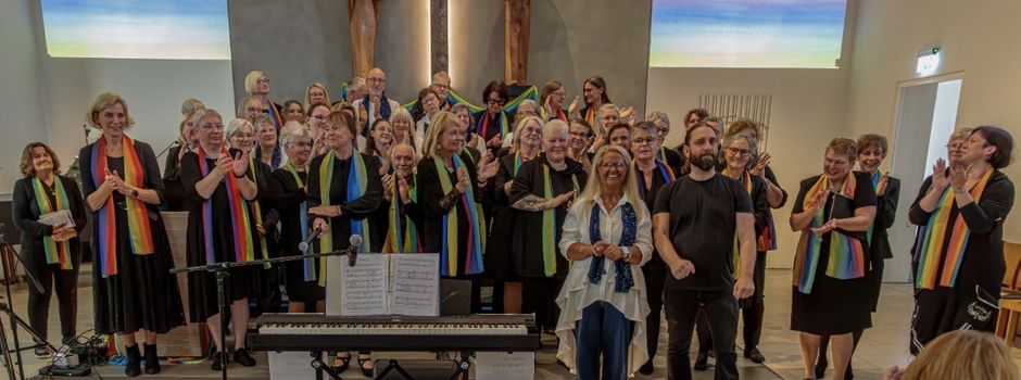 Über 40 Stimmen, ein Klang: Gospelkonzert begeistert in der Kreuzkirche