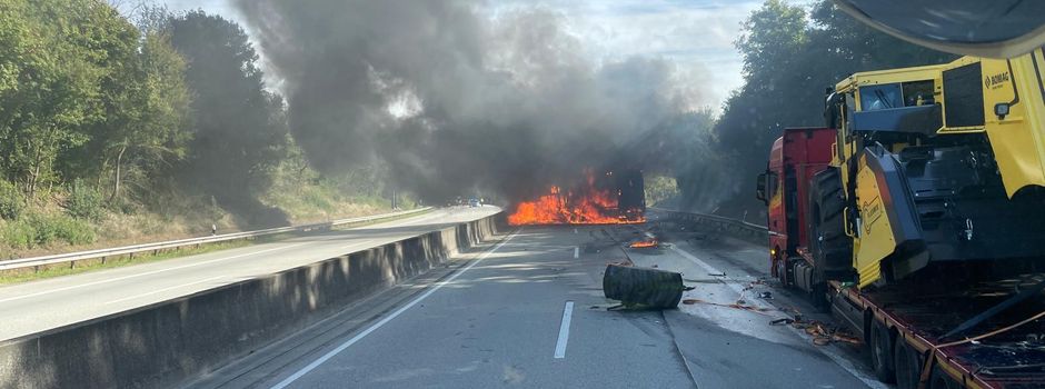 Verkehrschaos auf der A61: Lkw brennt aus