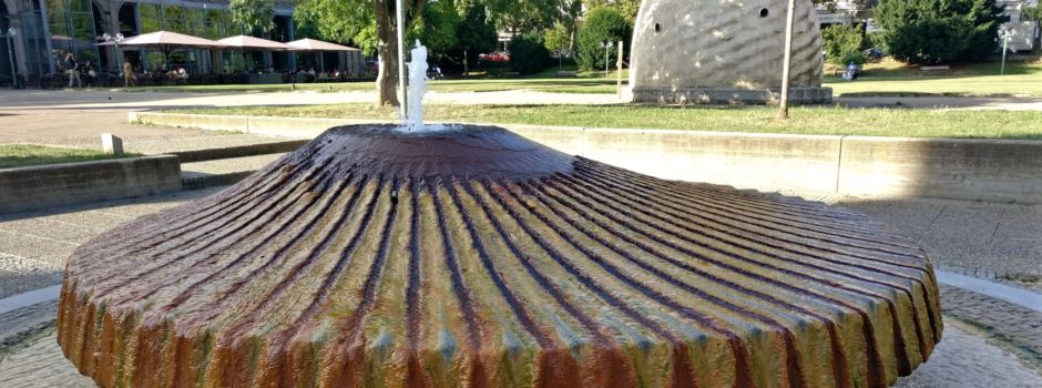 Kochbrunnen-Mineralien werden in Wiesbaden verschenkt