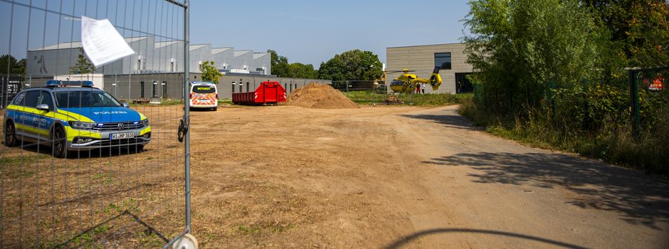 Baustellen-Unfall in Rüsselsheim: Silo kippt um, Bauarbeiter im Krankenhaus