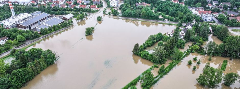 Feuerwehrmann stirbt in den Fluten
