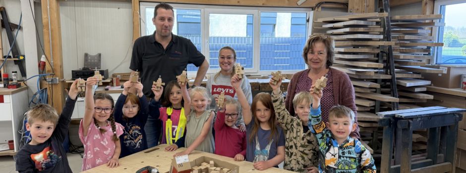 Vorschulkinder der Kita Schengfeldwiese zu Gast bei der Tischlerei Drews & Rathjen