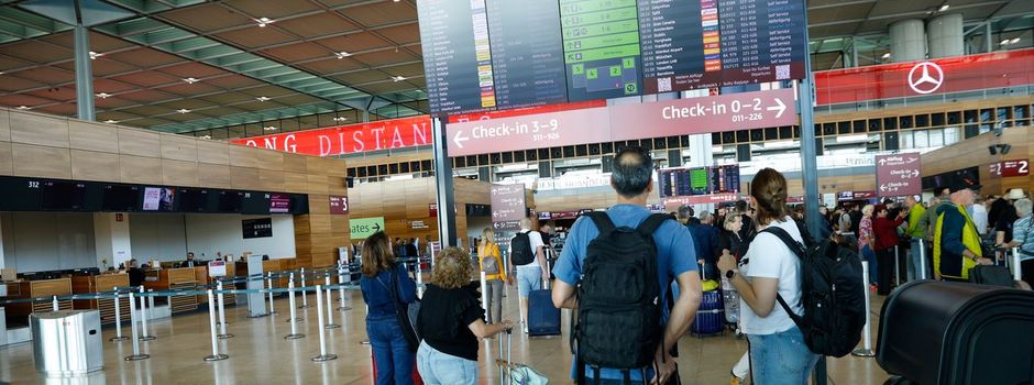 Weiter Flugausfälle nach Cyberangriff - Ursache unklar