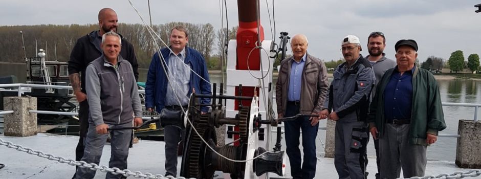 Niersteiner Schiffermast steht wieder an Ort und Stelle
