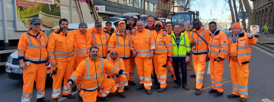 90 Tonnen Rosenmontagsmüll: 124 Mainzer Saubermacher im Einsatz