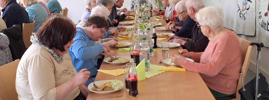Volles Haus bei Lendchen mit Spätzle und Salat