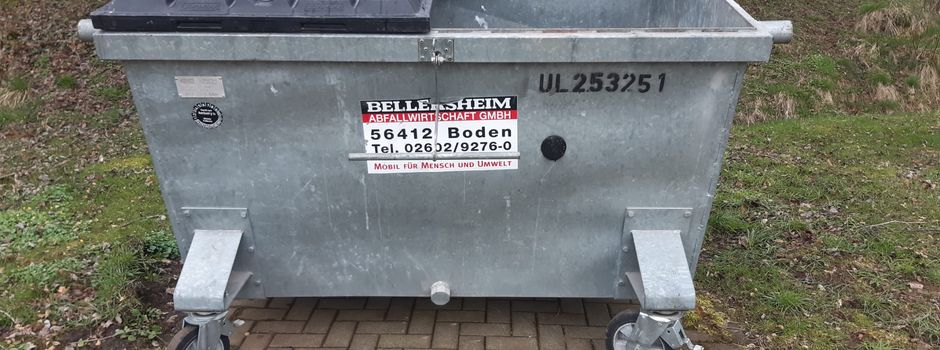 Container am Friedhof