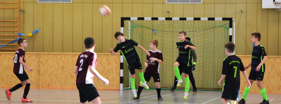 Kleine Fußballer spielen groß auf