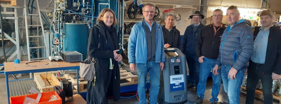 Vlf-Besuchergruppe blickt bei A+V Protec Rail über den Tellerrand