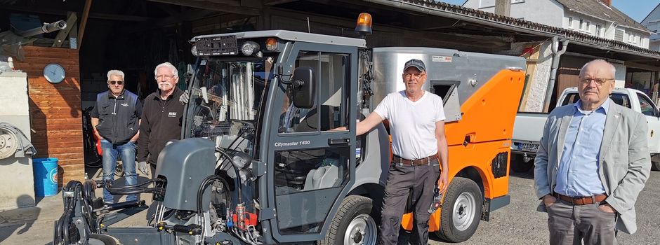 Hand in Hand zum Erfolg: Neue Kehrmaschine in Oppenheim im Einsatz