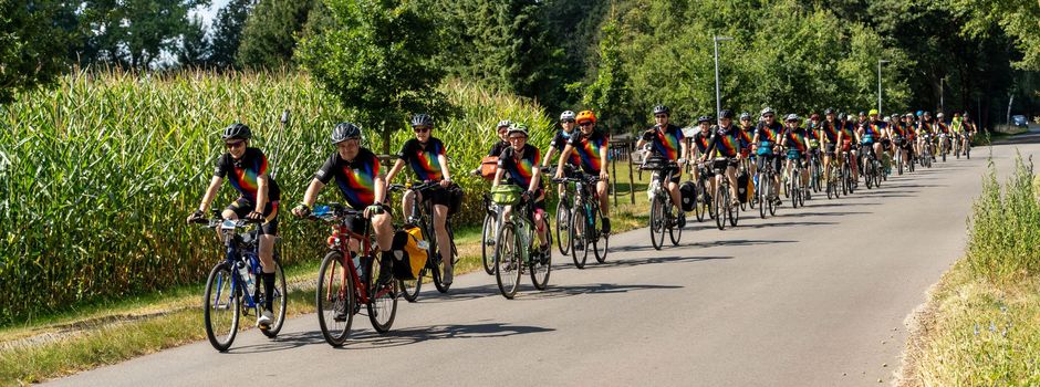 Regenbogenfahrt für krebskranke Kinder macht Halt in Mainz