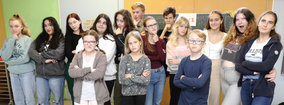 Jugendabteilung des Theatervereins Rheidt spielt Sherlock Holmes junior