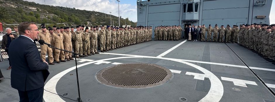 Pistorius besucht Fregatte: Im «Kriegsmarsch» ins Rote Meer