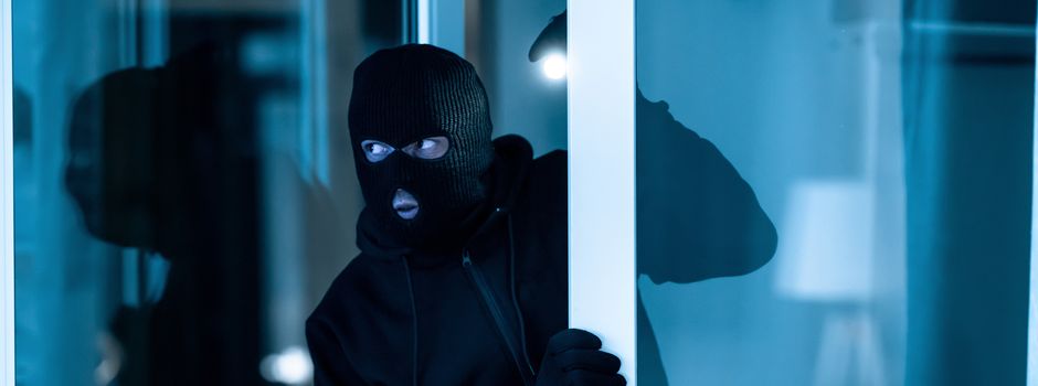 78-Jähriger überrascht Einbrecher