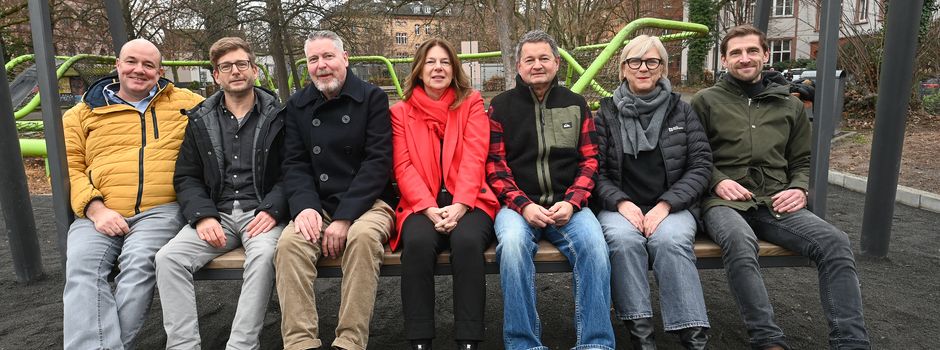 Neue Riesen-Schaukel in Wiesbadener Innenstadt