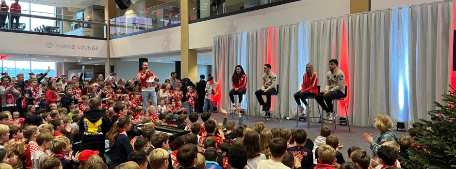 Junge Fans löchern Mainz-05-Profis mit Fragen