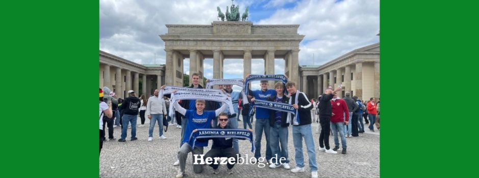 Herzebrock-Clarholz ist dabei: Fans reisen nach Berlin – manche sogar mit dem Fahrrad!