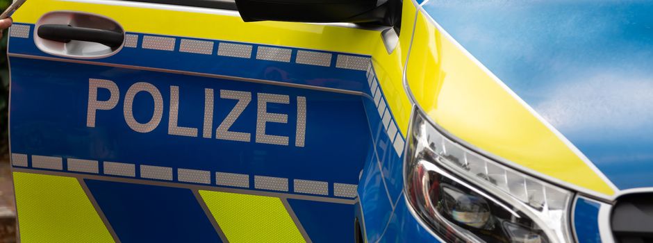 Fahrer eines Sattelzuges übersieht Auto