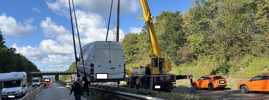 Polizei Koblenz: Überladener Transporter sorgt für stundenlange Sperrung der A48