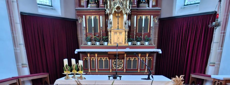 Ein Kreuz aus Gaben der Natur – Erntedank in der Pfarrkirche Unterdietfurt